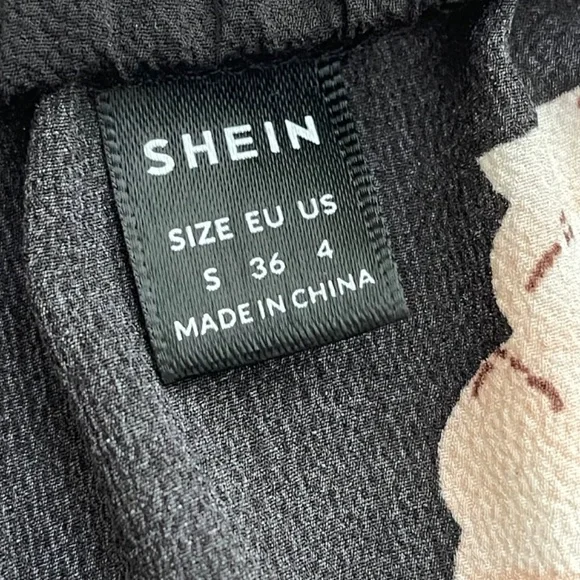 SHEIN Women’s Romper with Halter Top Floral Print Size Small - Picture 14 of 16